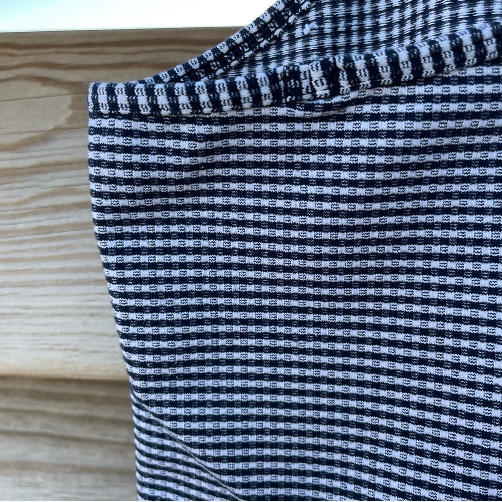 Lululemon navy blue & white gingham racer back tank top EUC Women 12 - Picture 7 of 8